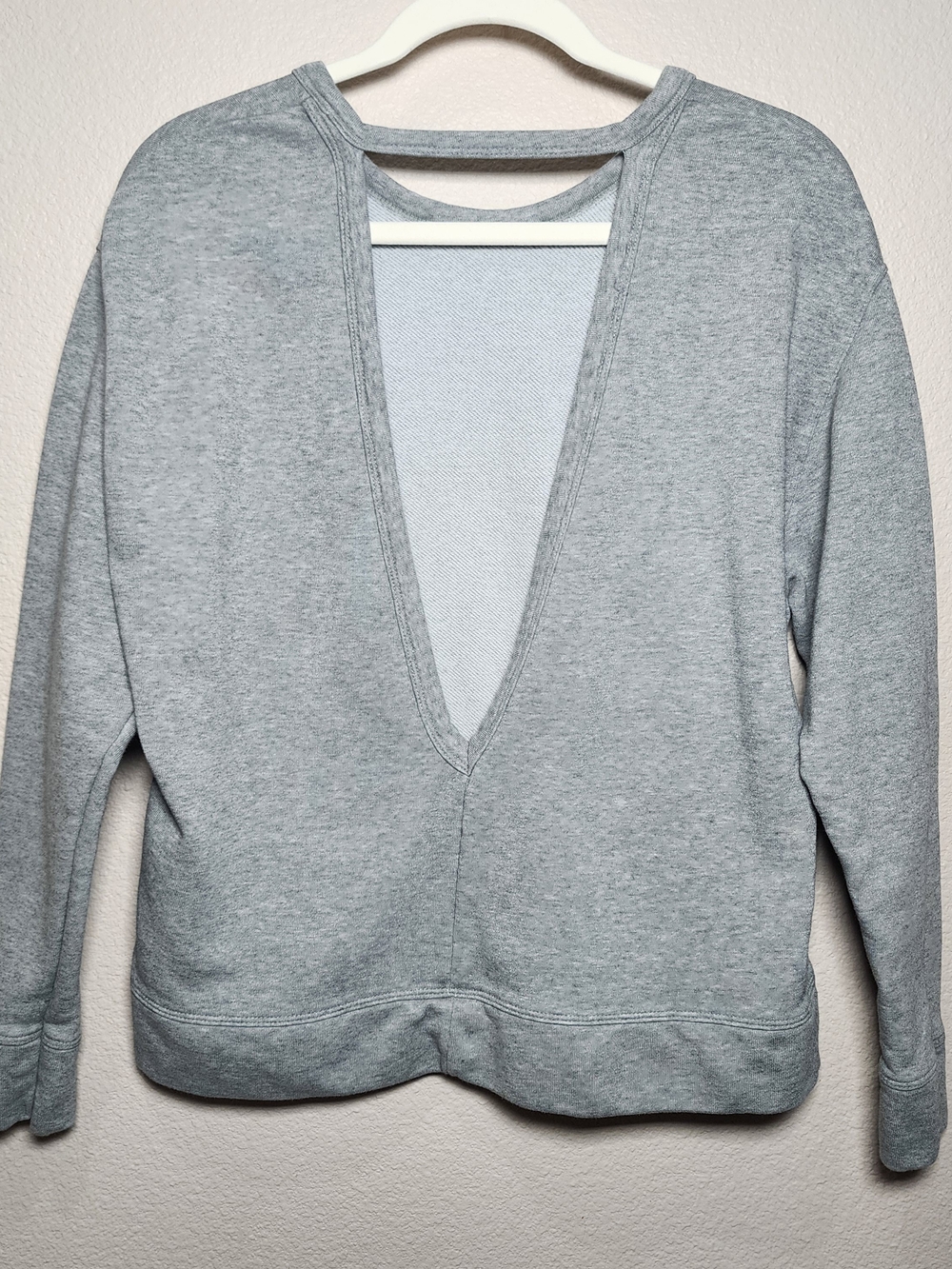 Nike Women’s Dri Fit Heather Gray Crew Sweatshirt with Open Back